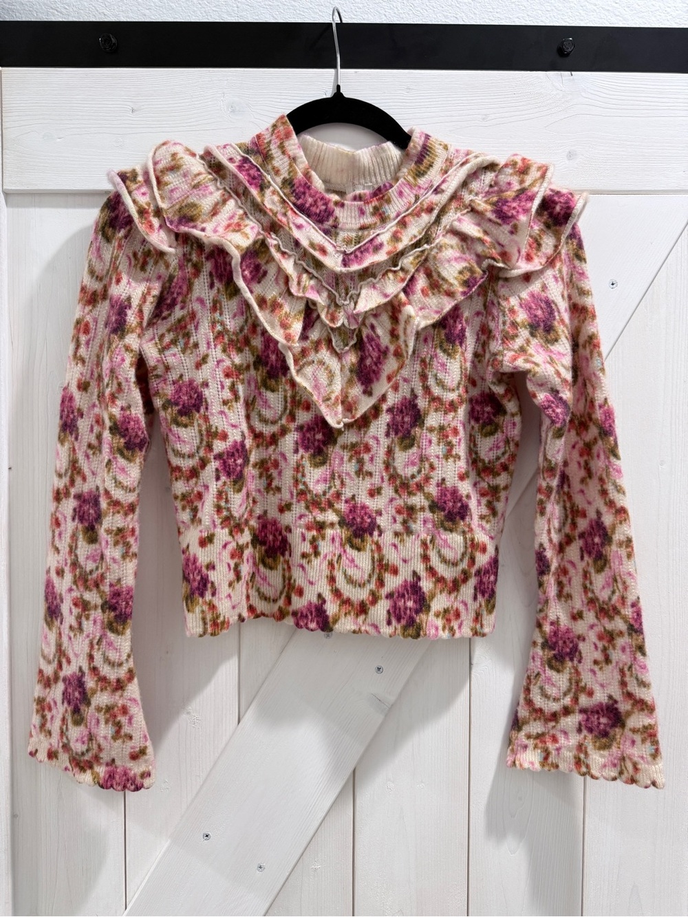By Anthropologie Victoria
Cashmere Floral Ruffle Sweater